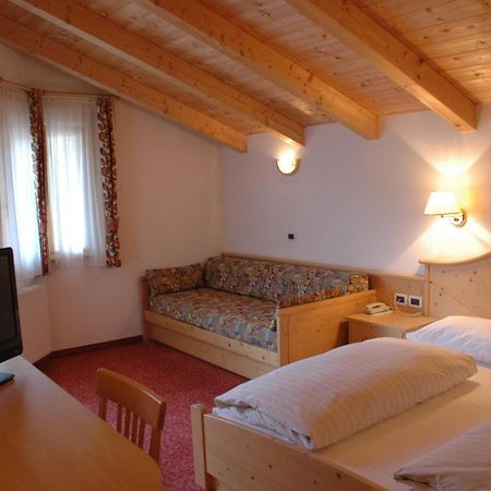 Hotel Falzares San Cassiano  Bagian luar foto