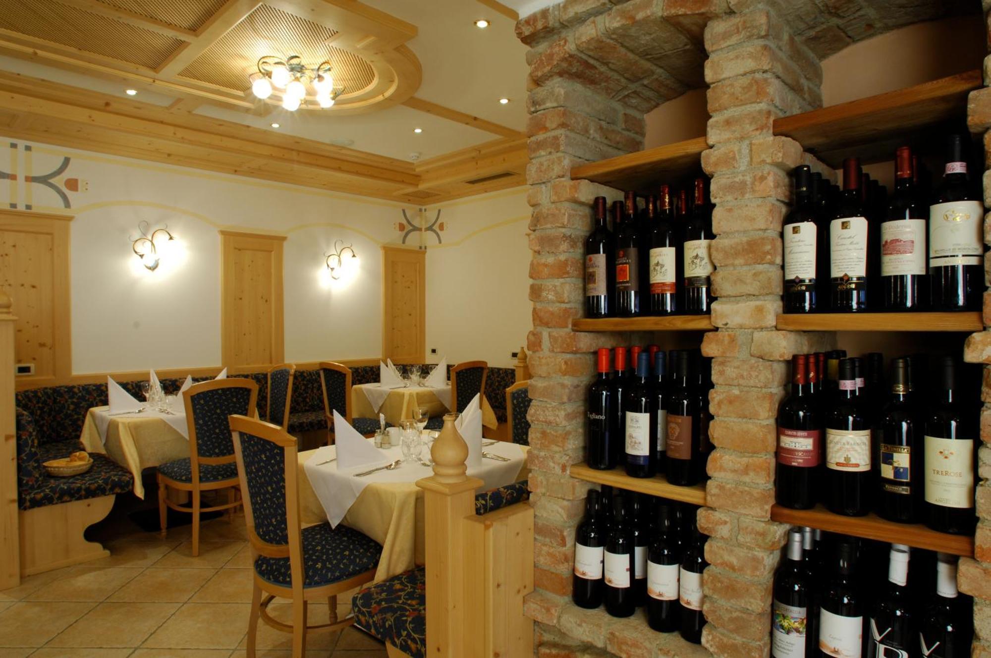 Hotel Falzares San Cassiano  Bagian luar foto