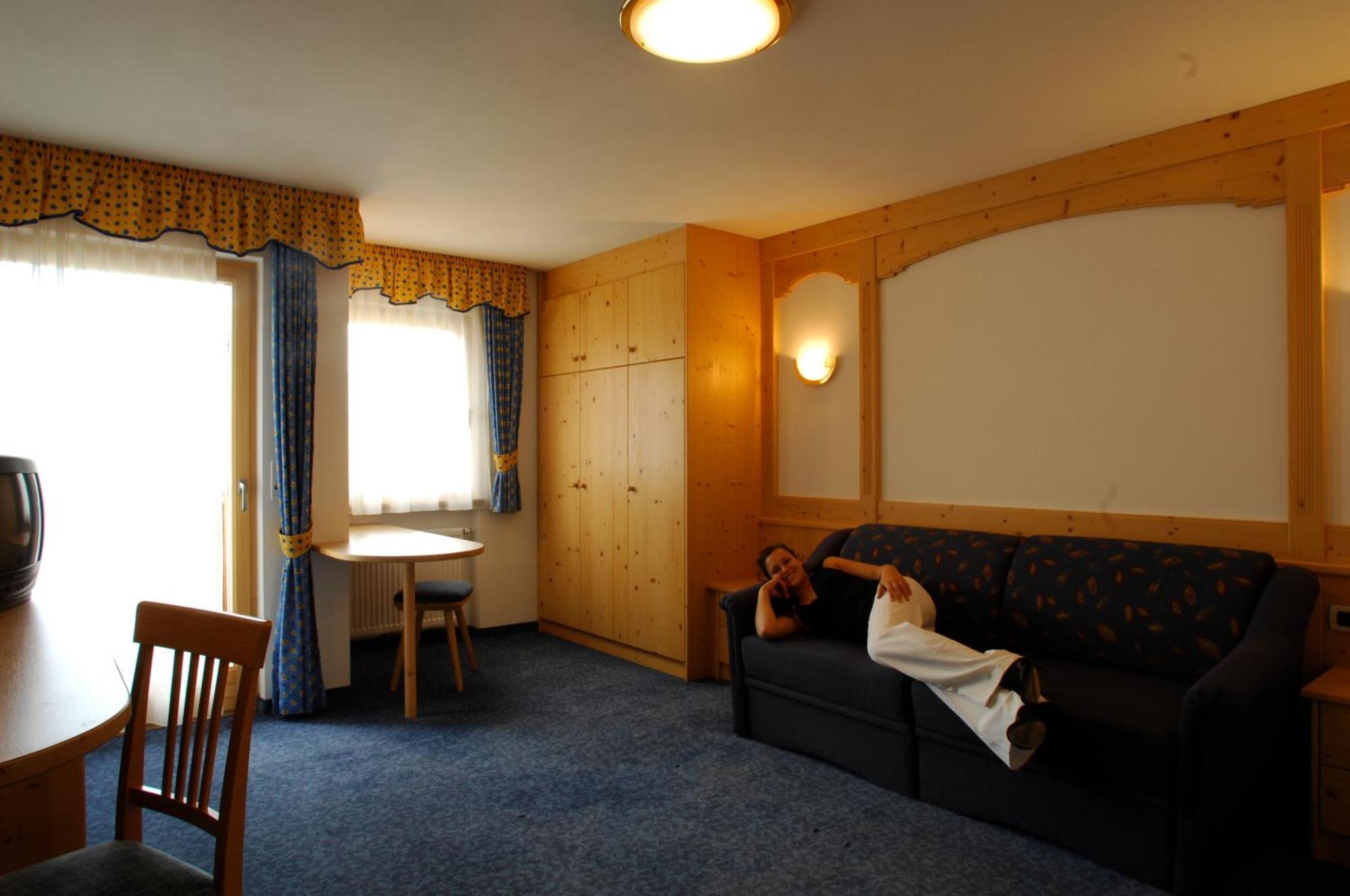 Hotel Falzares San Cassiano  Bagian luar foto